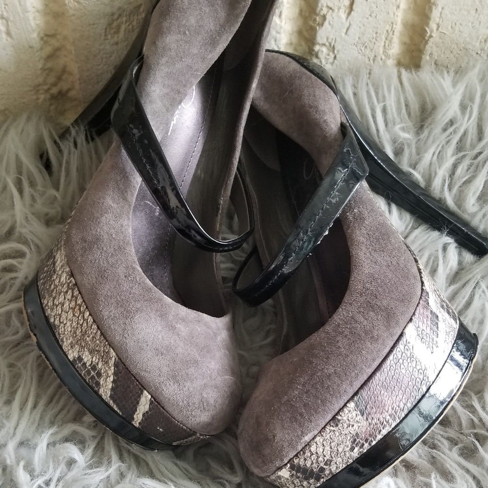 Round toe heels